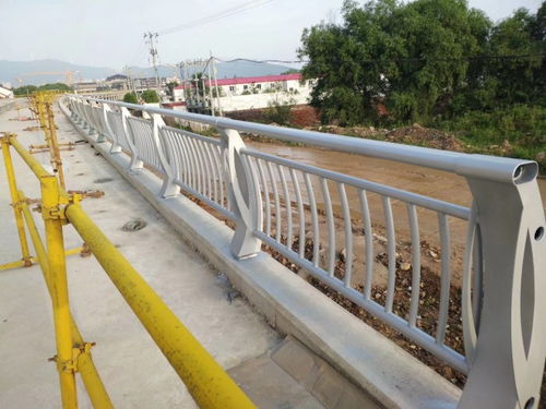 河道防撞欄桿 山東神龍景觀護欄廠家的高品質生產之道