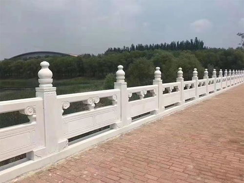 石欄立景——花崗巖與青石欄桿在景區中的雙重美學
